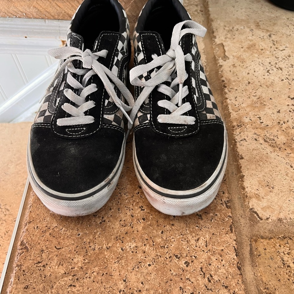 Youth 6 vans